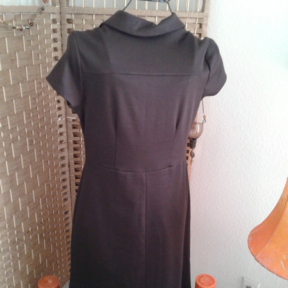 Brown business dress - Picture 2 of 3